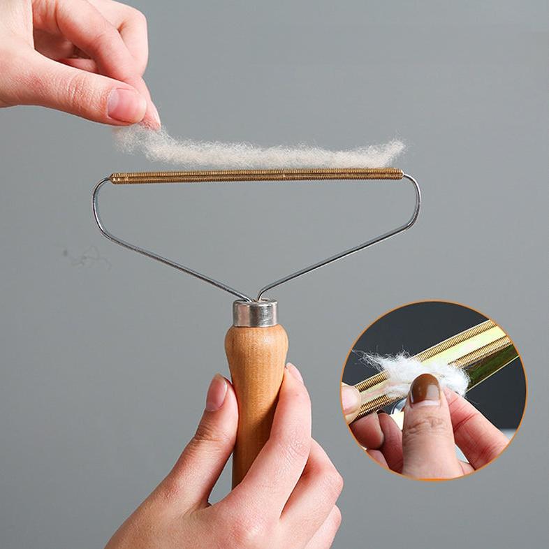 Scratchy™ | Fast and Effective Pet Hair Removal in a Single Step