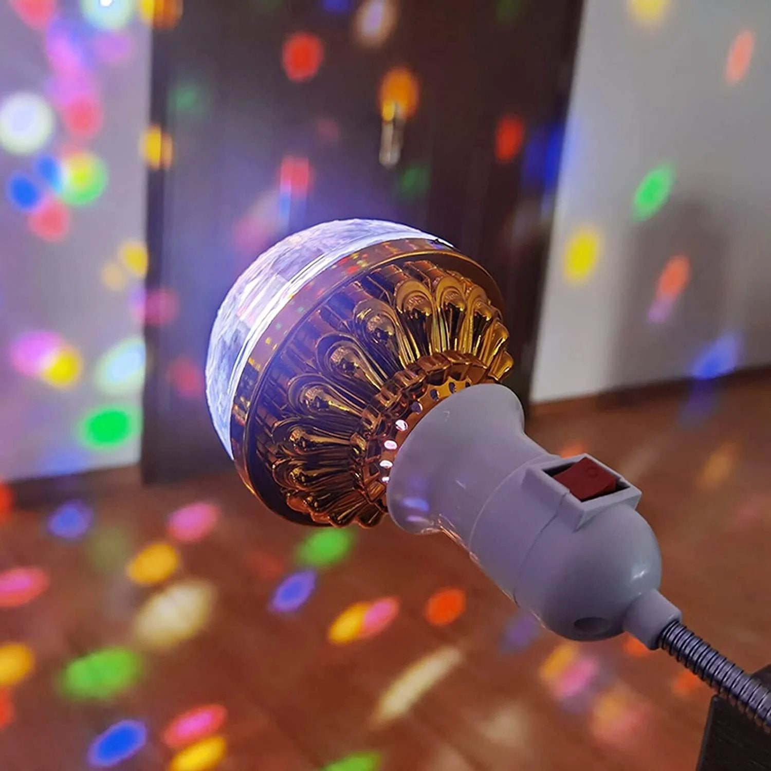 RGB Strobe LED Rotating Light Bulb – Create a party atmosphere with colorful lights!