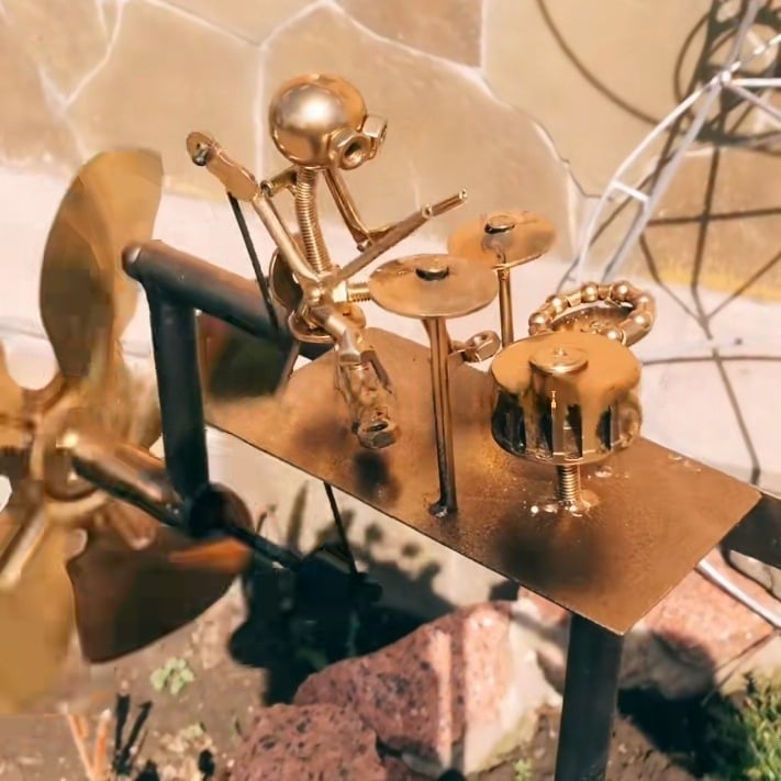 Metal Wind Spinner "Rock Band" – Unique Garden Decoration with Rock’n’Roll Charm